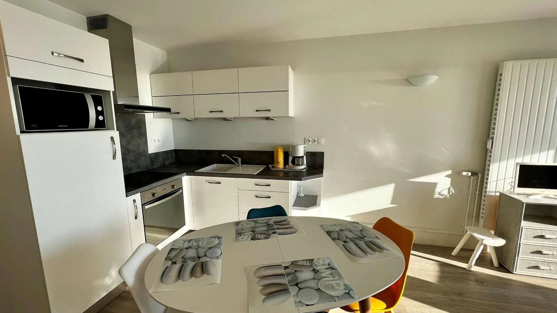 Studio Renove A Quiberon, Parking Et Vue Mer - Fr-1-478-137